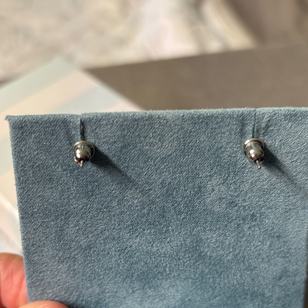 David Tutera Pearl and rhinestone Earrings and Bracelet Set - Picture 5 of 5